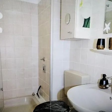 With 1 Bedroom Semesterbostad